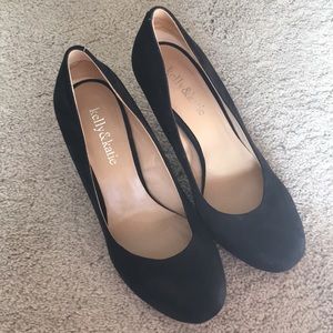 Kelly & Katie Black Suede pumps